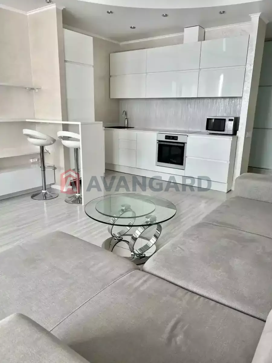 3 ����. ��������, 84/59/14 ��. �., 11/12 ���� ���� 13