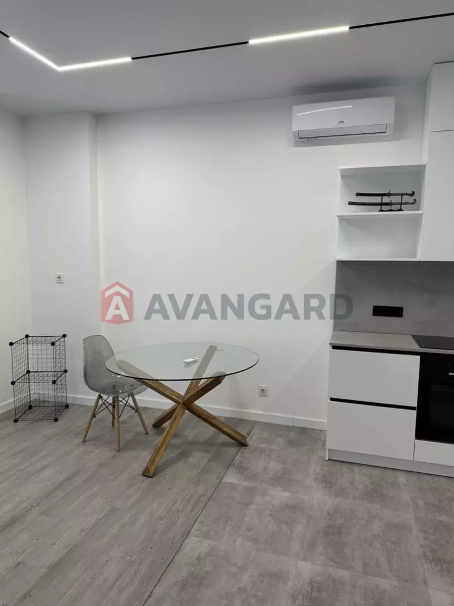 2 ��. ��������, 50/-/20 ��. �., 4/10 ������ ���� 4