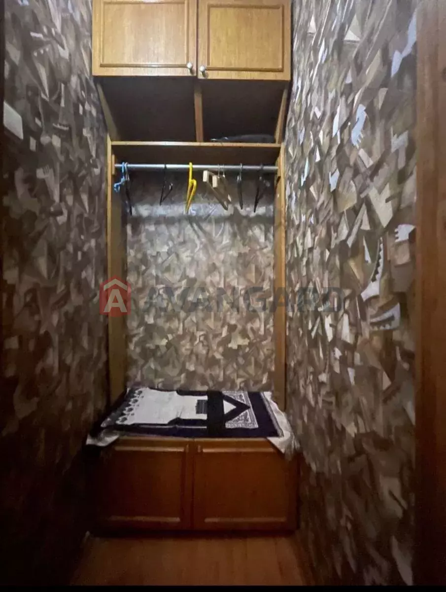 4 ����. ��������, 80/-/12 ��. �., 9/14 ���� ���� 5