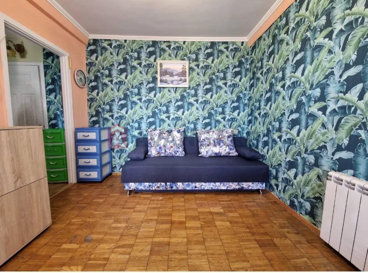 1 ����. ��������, 24/-/4 ��. �., 7/9 ���� ���� 4