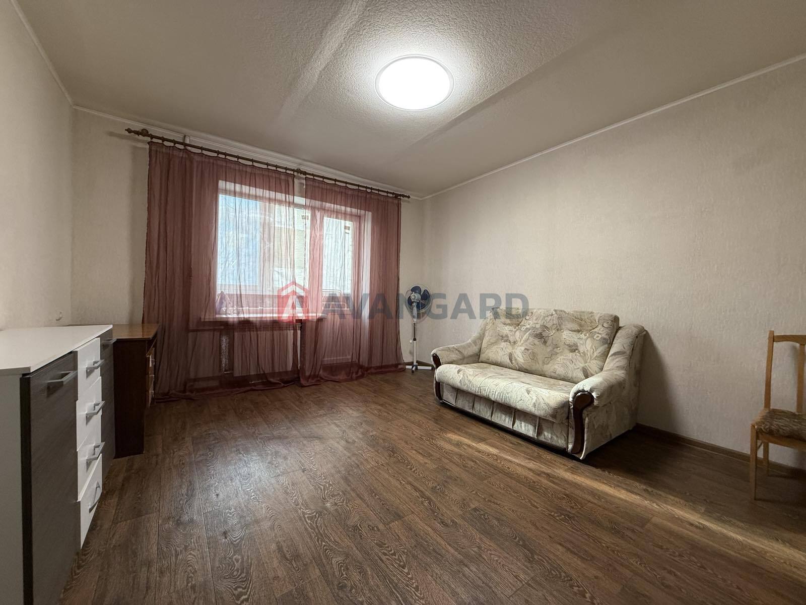 1 . , 39/-/9 . ., 4/9   5