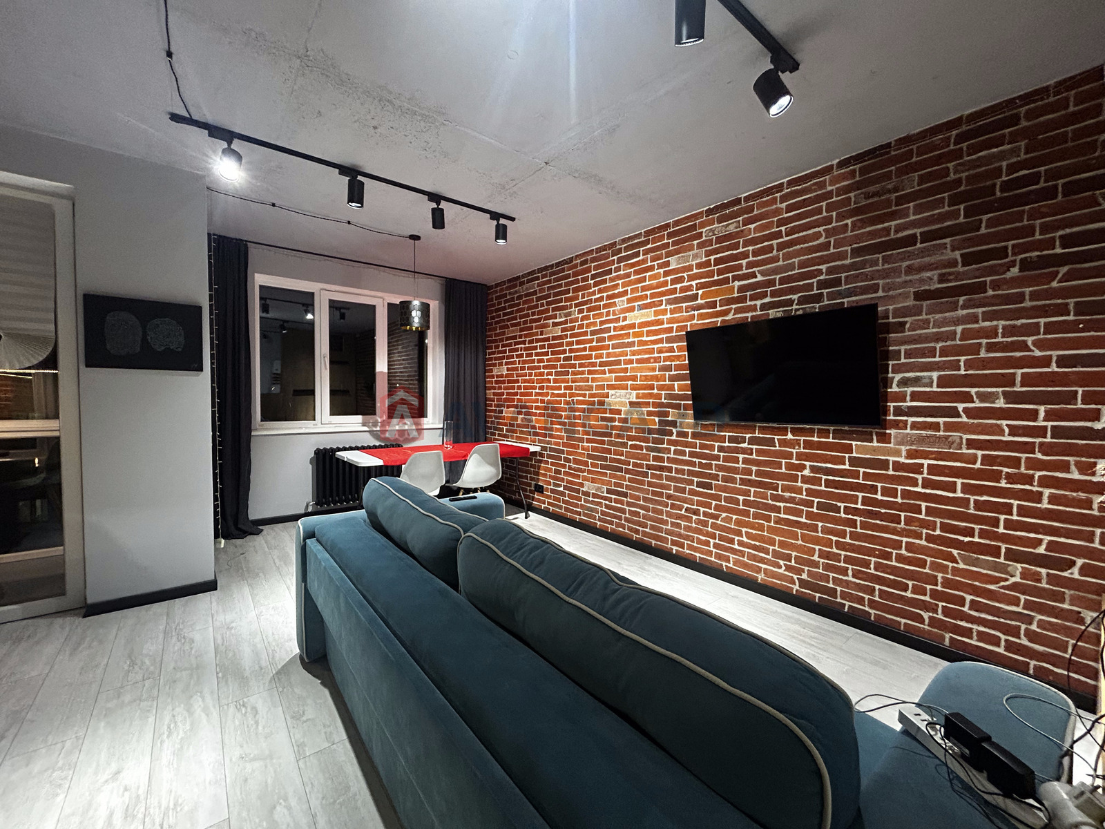 2 ��. ��������, 100/33/40 ��. �., 10-11/11 ������ ���� 1