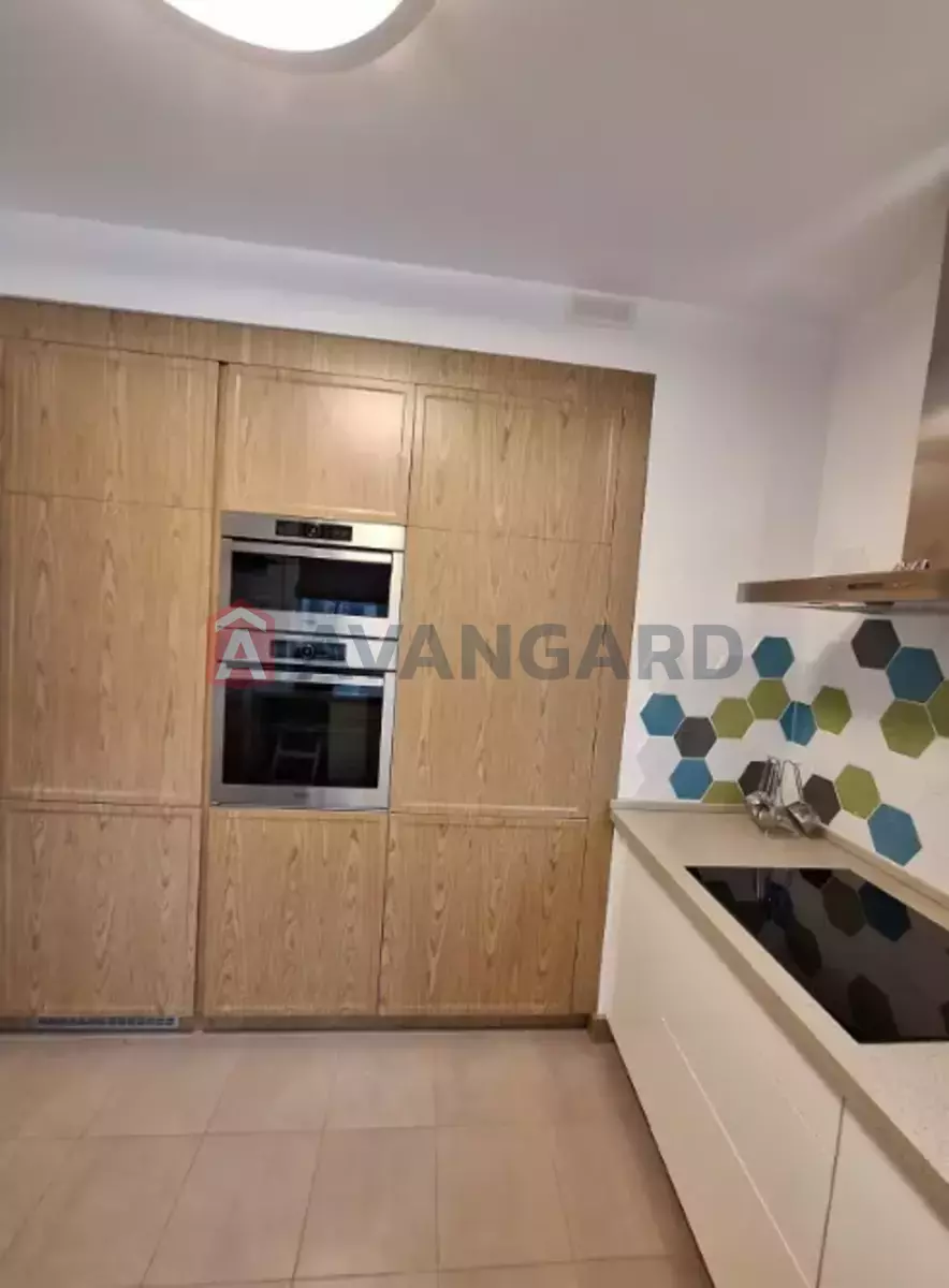 1 ����. ��������, 38/-/- ��. �., 3/5 ���� ���� 3