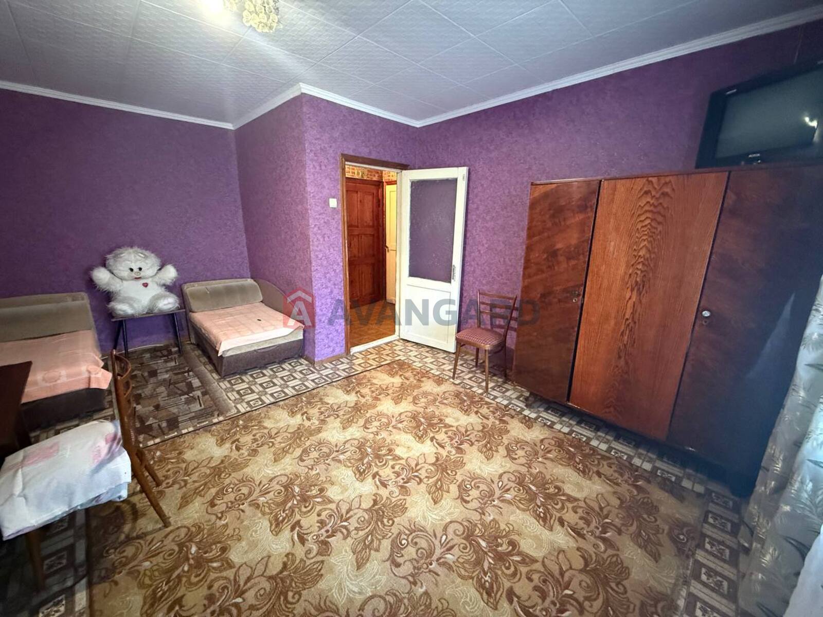 1 ��. ��������, 33/17/7 ��. �., 4/5 ������ ���� 10