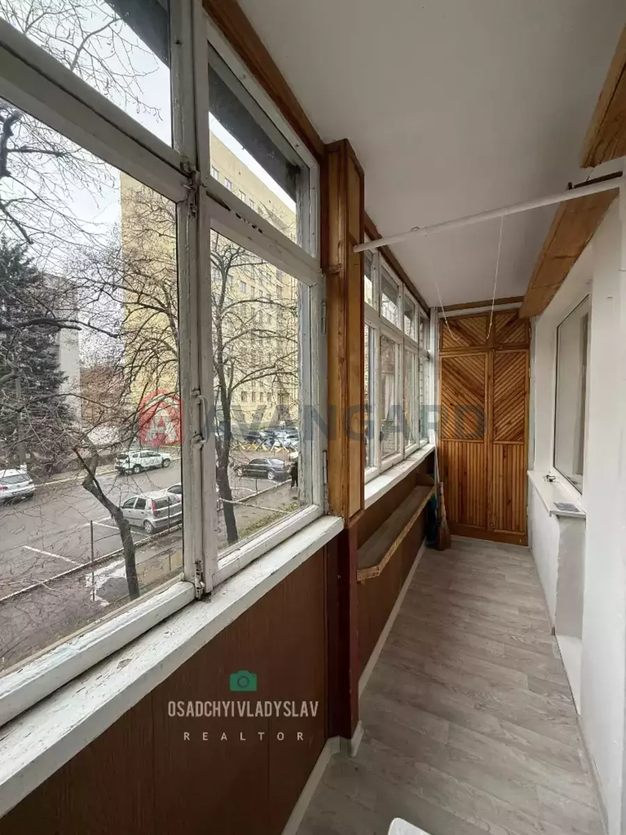 3 ��. ��������, 64/-/- ��. �., 2/9 ������ ���� 8