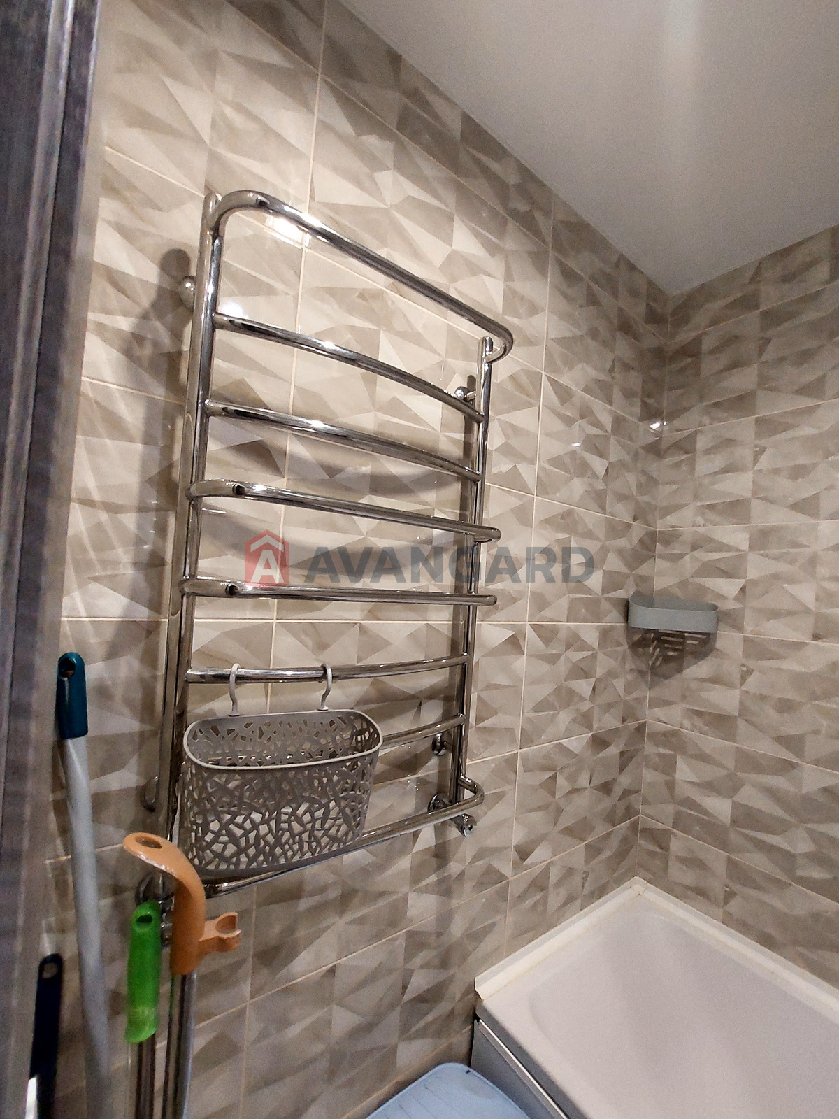 4 ����. ��������, 84/65/12 ��. �., 9/10 ���� ���� 14