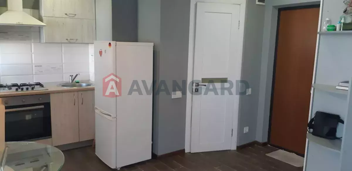 1 ����. ��������, 21/-/5 ��. �., 8/9 ���� ���� 4