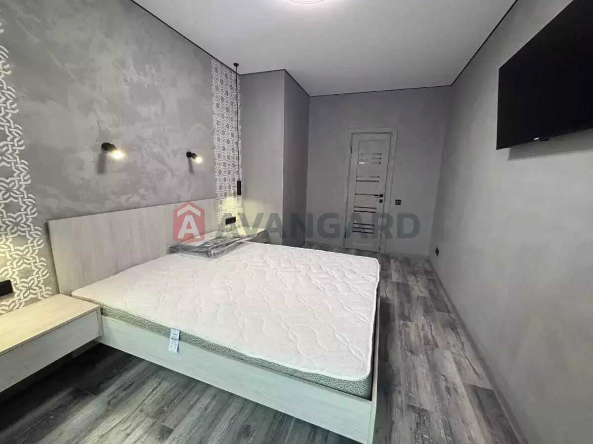 1 ����. ��������, 40/30/10 ��. �., 1/6 ���� ���� 8