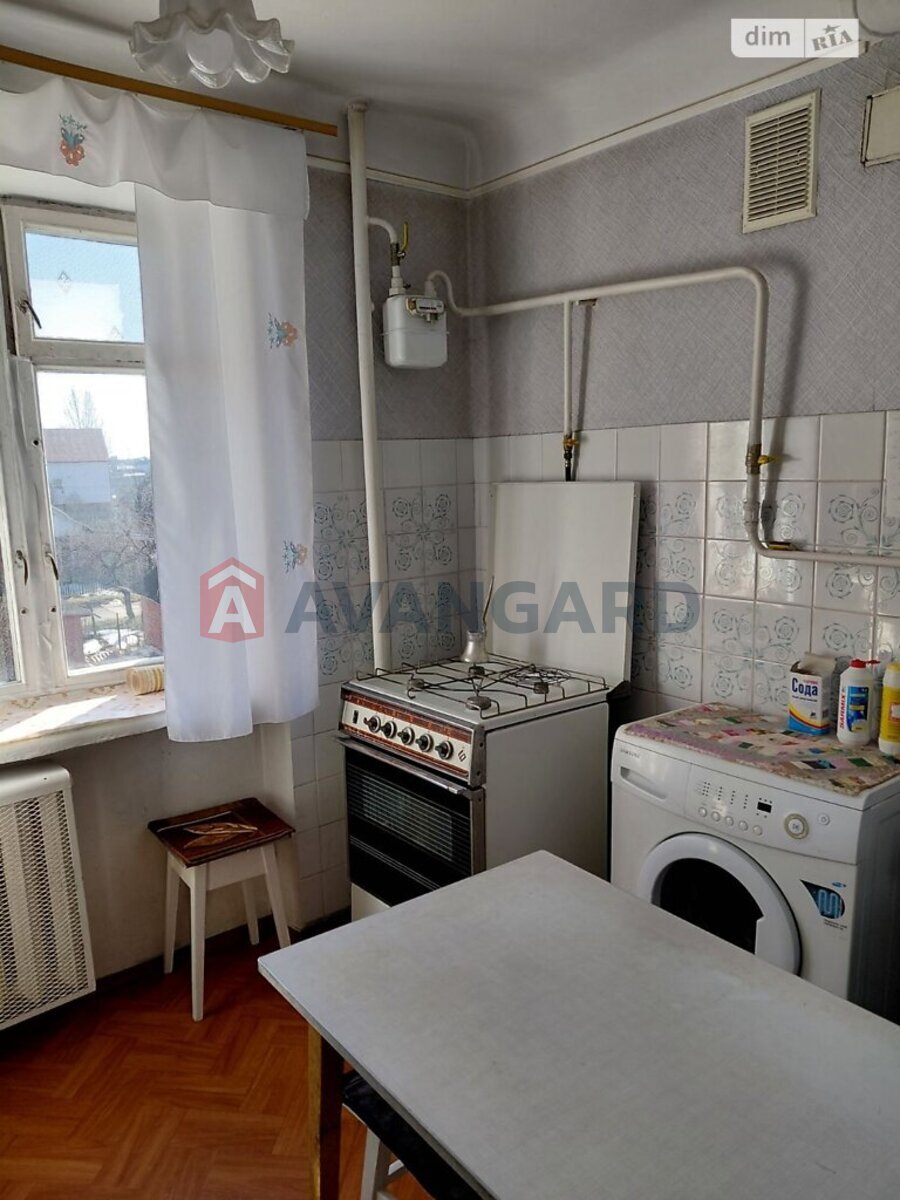 2 ����. ��������, 42/28/5 ��. �., 3/5 ���� ���� 5