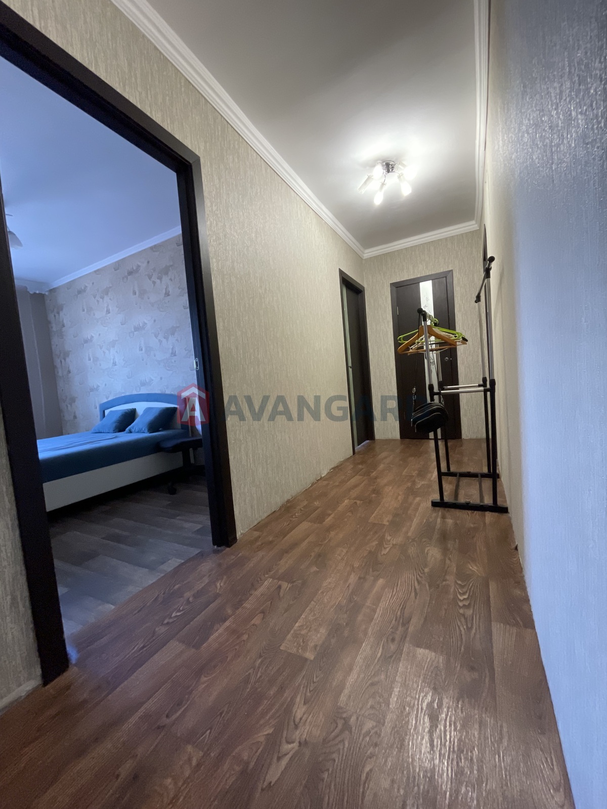 3 ����. ��������, 70/-/- ��. �., 6/9 ���� ���� 5