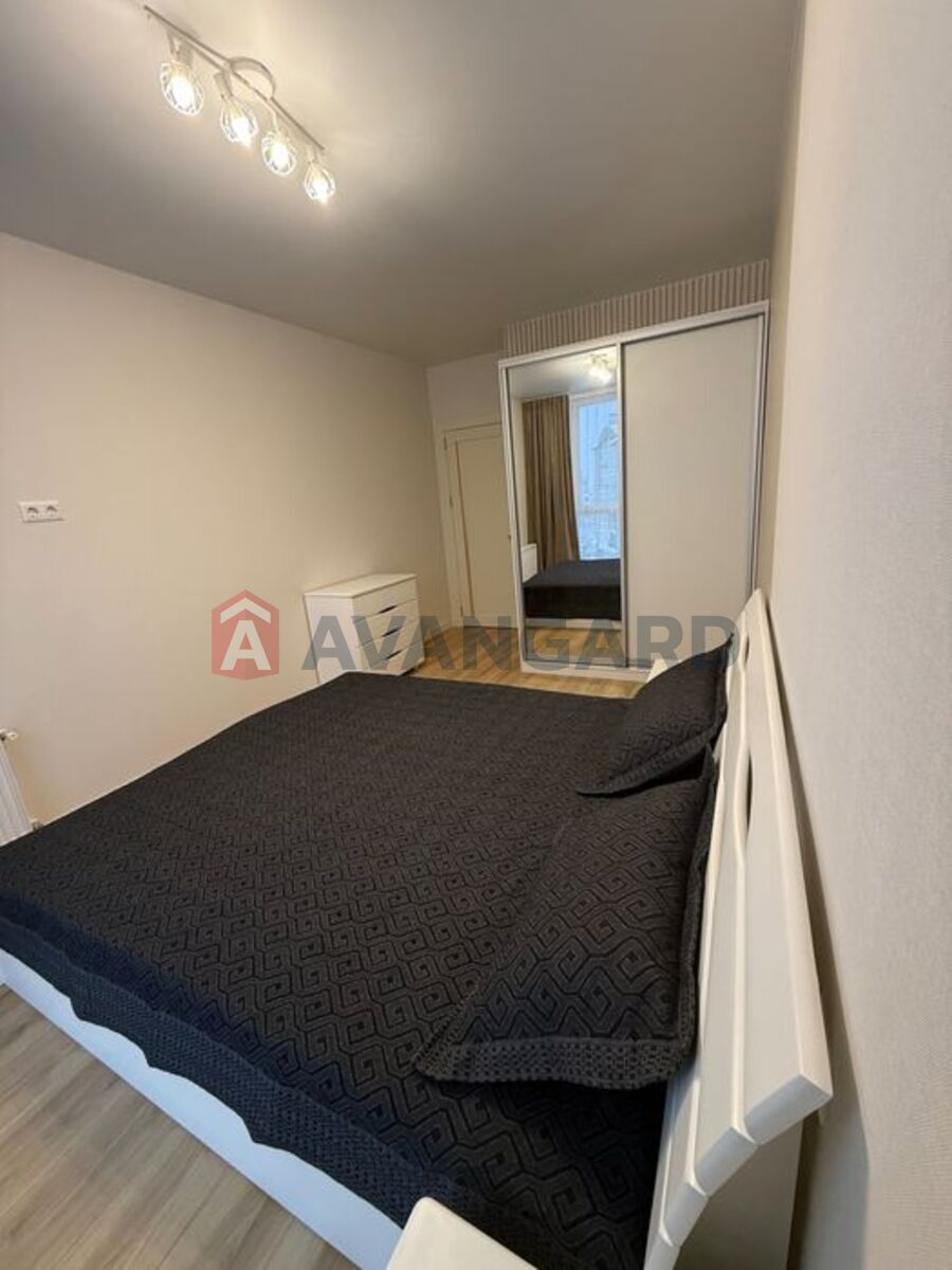 1 ����. ��������, 44/-/15 ��. �., 6/10 ���� ���� 8