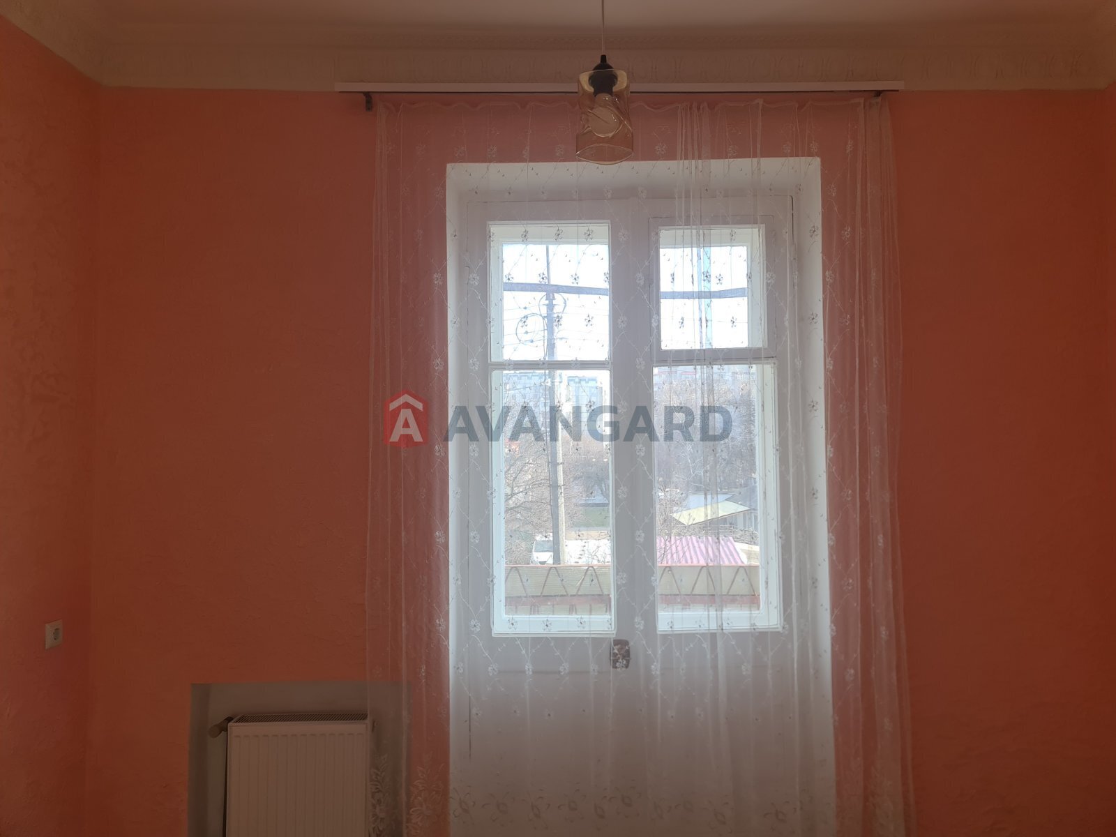 3 ����. ��������, 59.3/39.7/8.5 ��. �., 2/2 ���� ���� 9