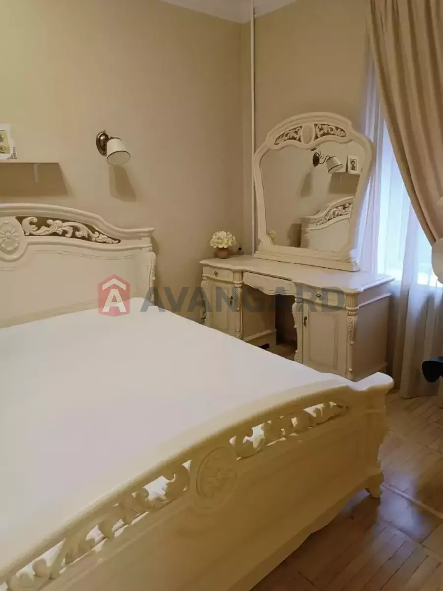 3 ��. ��������, 64/-/- ��. �., 2/5 ������ ���� 12