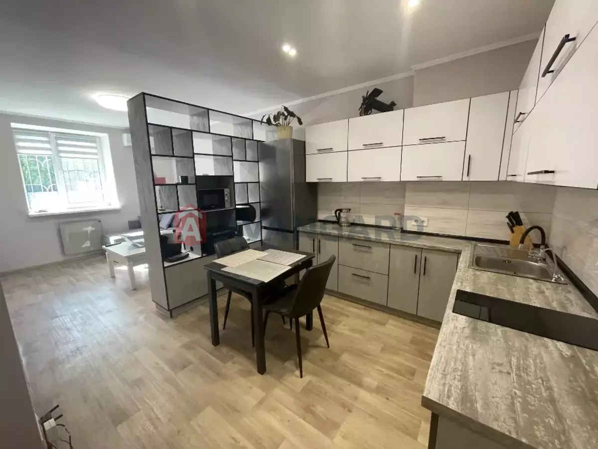 2 ��. ��������, 50/-/- ��. �., 1/10 ������ ���� 2