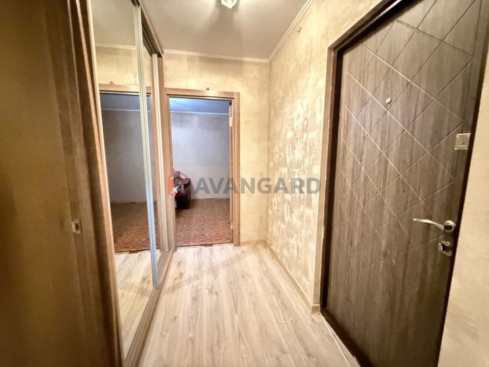 2 ����. ��������, 47/28/8 ��. �., 8/9 ���� ���� 4