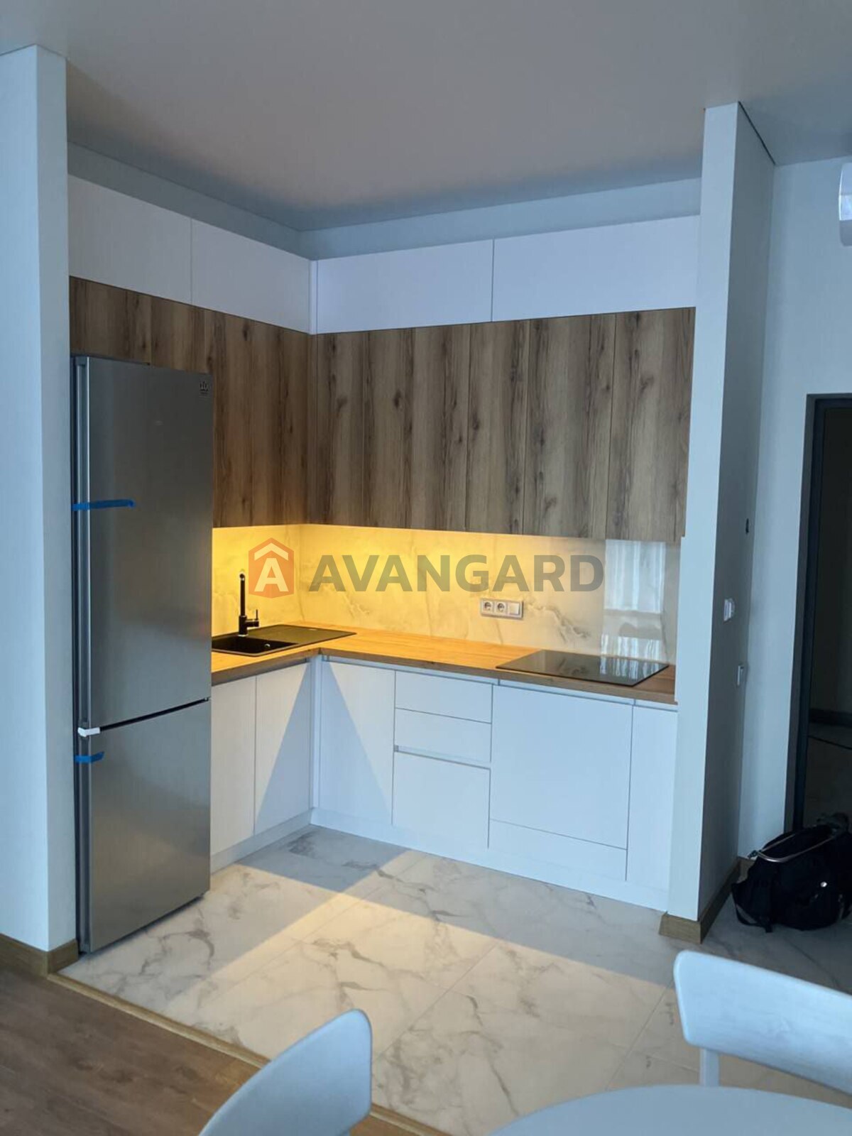 2 ����. ��������, 48.1/33.3/6.4 ��. �., 3/5 ���� ���� 5