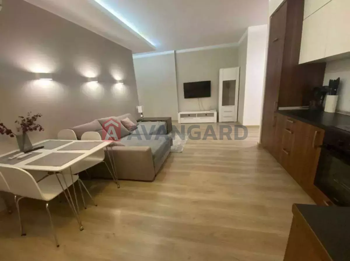 3 ��. ��������, 82/-/- ��. �., 17/24 ������ ���� 1