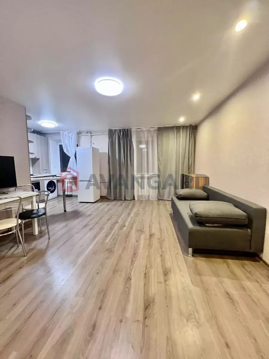 2 ��. ��������, 47/-/8 ��. �., 5/5 ������ ���� 7