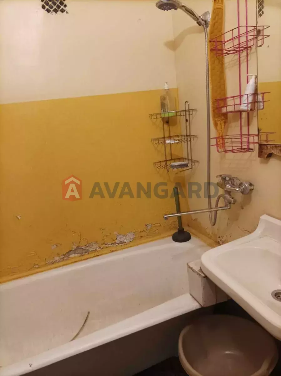 2 ��. ��������, 50/-/9 ��. �., 6/9 ������ ���� 8