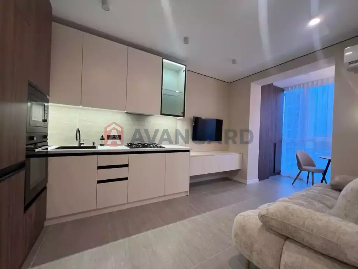 2 ��. ��������, 44/15/18 ��. �., 4/10 ������ ���� 5