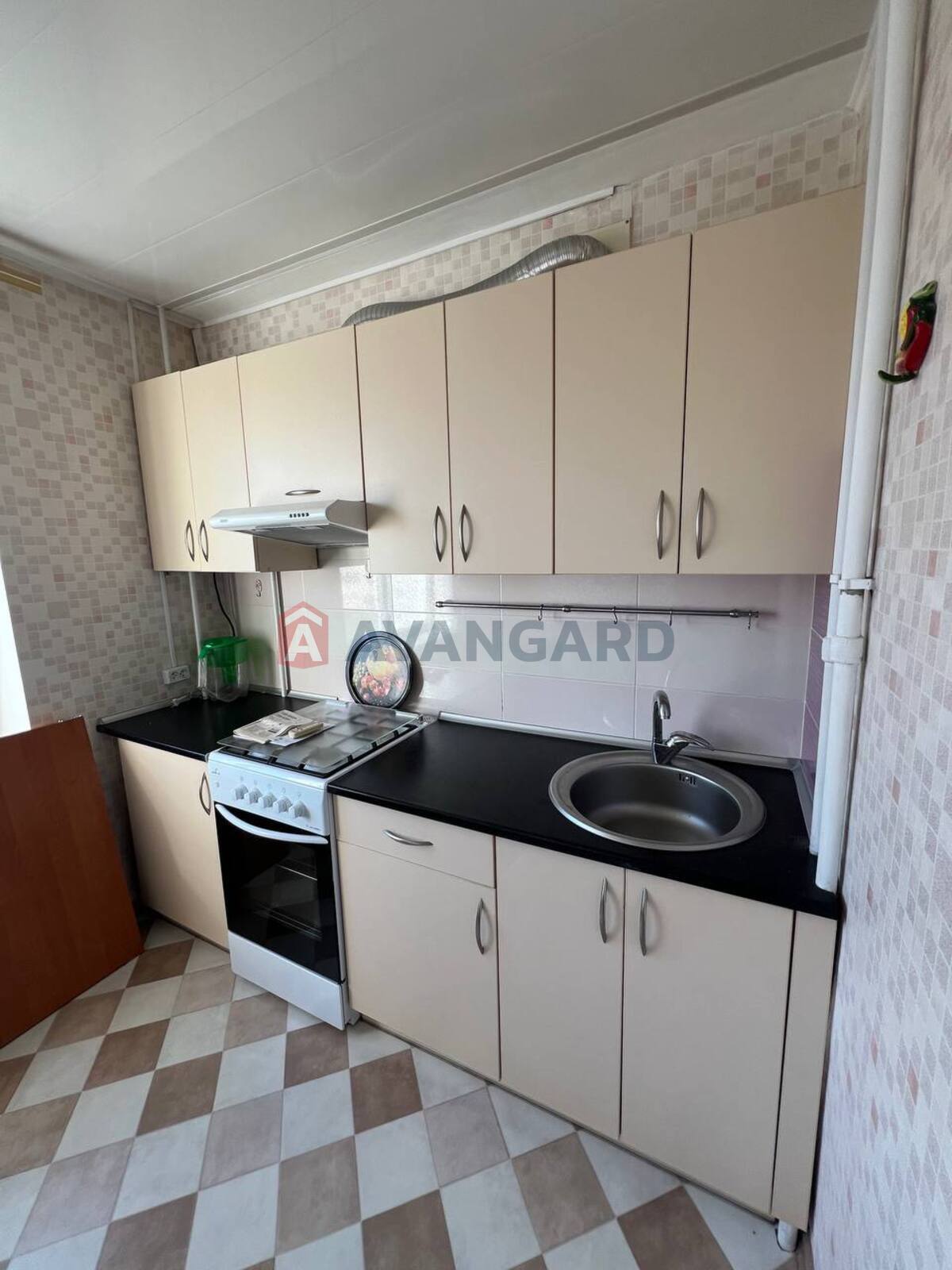 1 ��. ��������, 37/18/7 ��. �., 6/9 ������ ���� 1