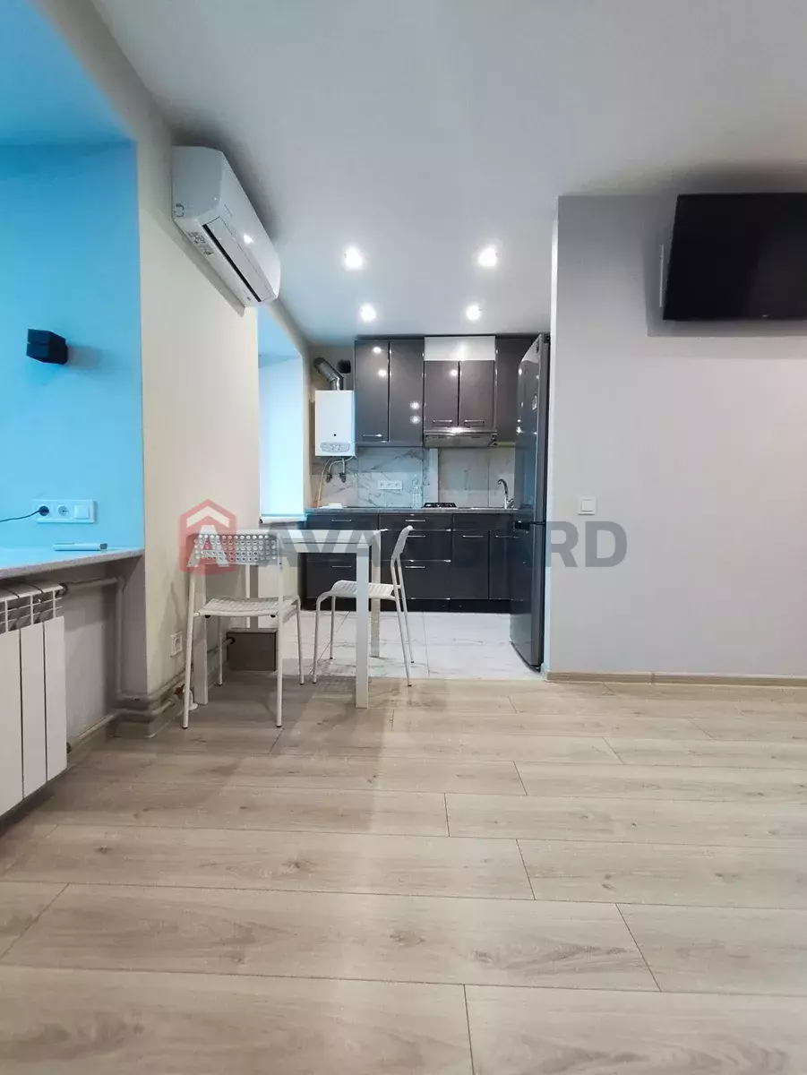 1 ��. ��������, 33/-/8 ��. �., 5/5 ������ ���� 2