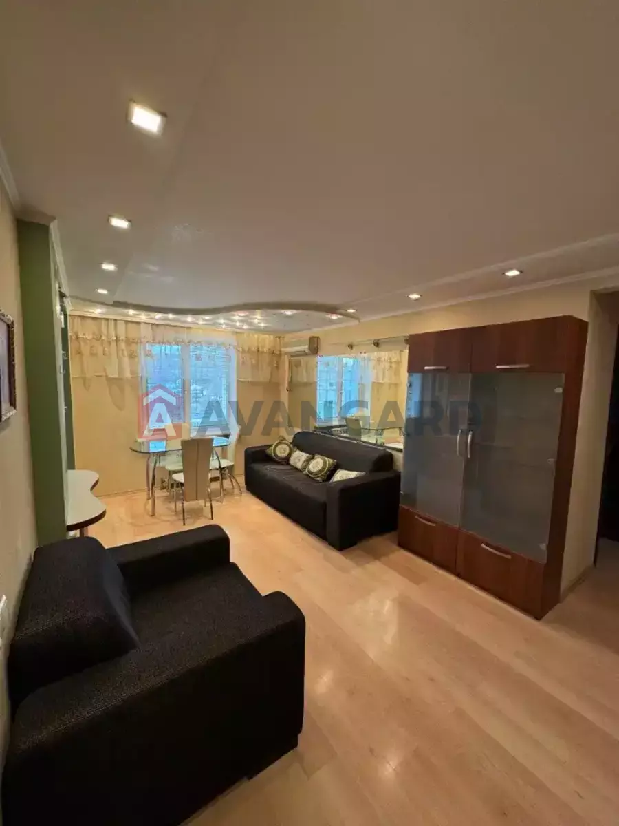 3 ����. ��������, 80/45/10 ��. �., 9/9 ���� ���� 4