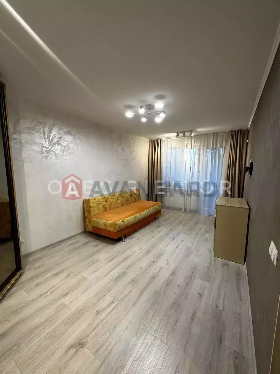 3 ��. ��������, 63/-/- ��. �., 4/12 ������ ���� 5