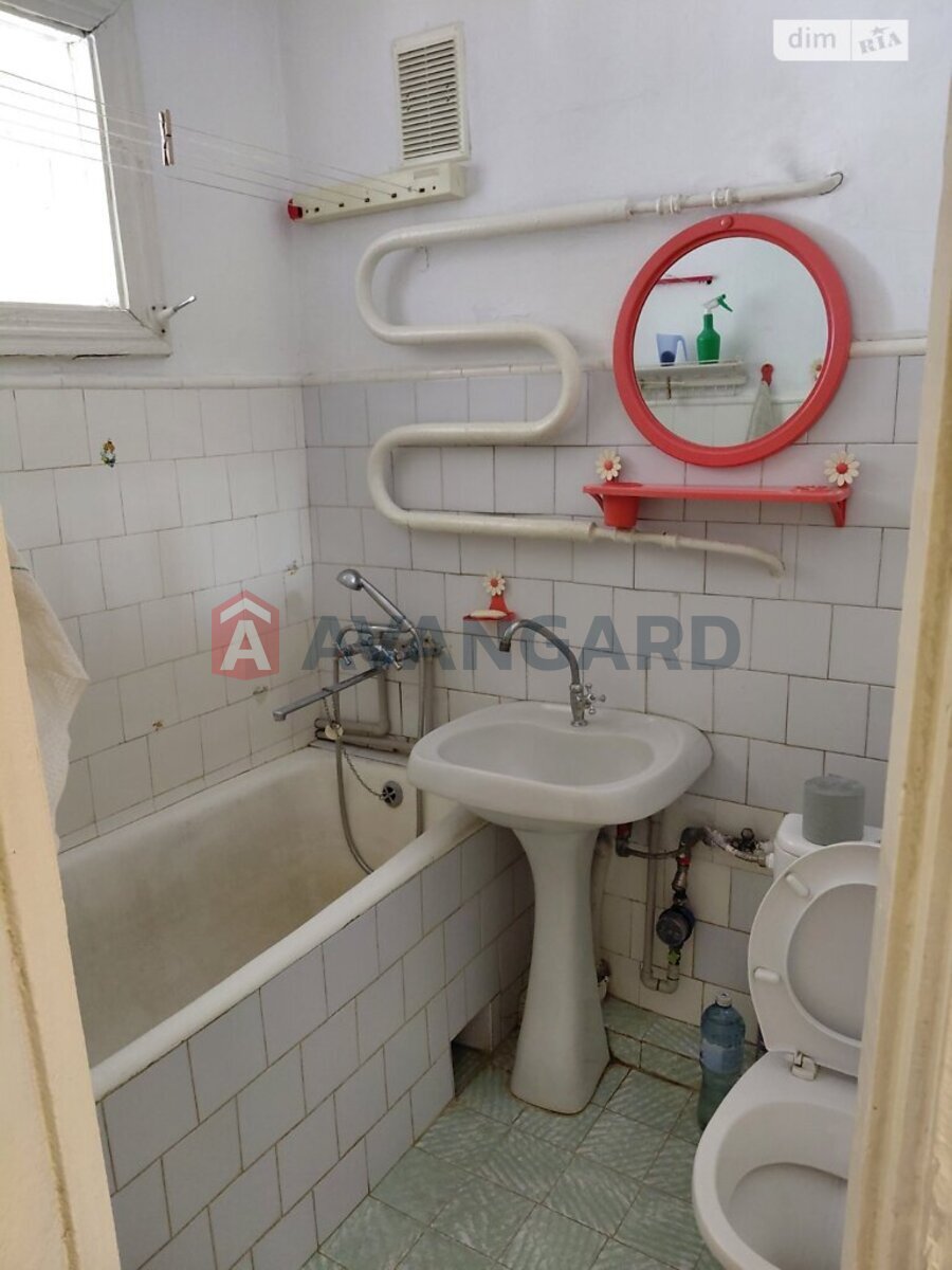 2 ����. ��������, 42/28/5 ��. �., 3/5 ���� ���� 9