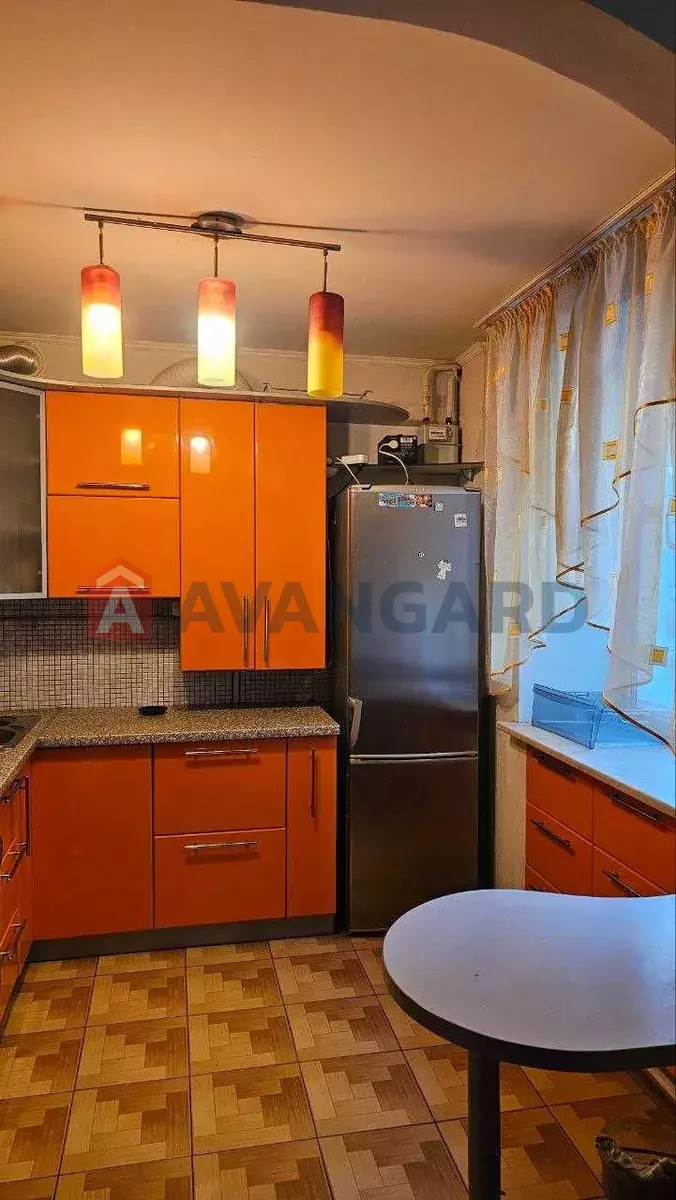 3 ��. ��������, 58/-/11 ��. �., 2/5 ������ ���� 10