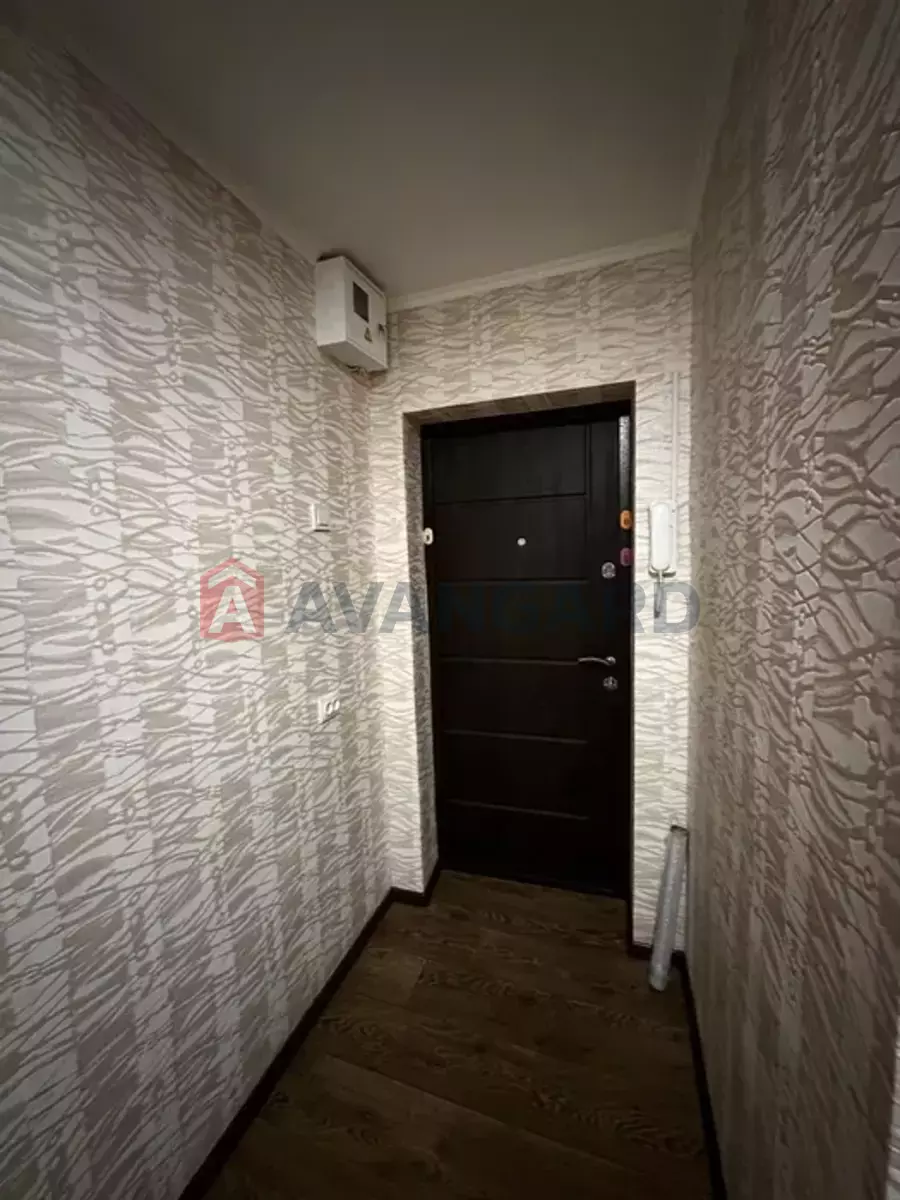 1 ����. ��������, 40/-/7 ��. �., 5/5 ���� ���� 6