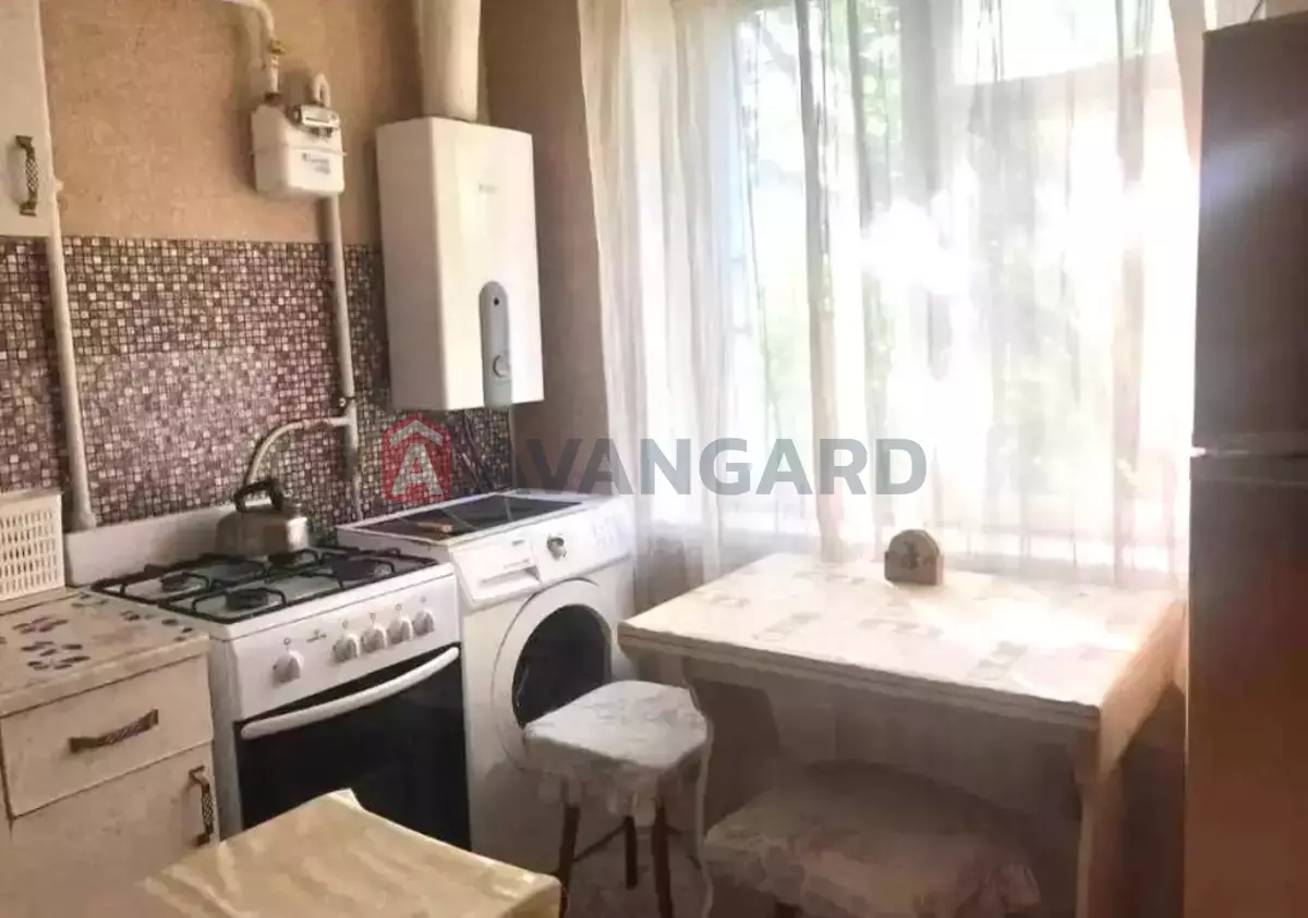 2 ��. ��������, 50/-/6 ��. �., 2/5 ������ ���� 6