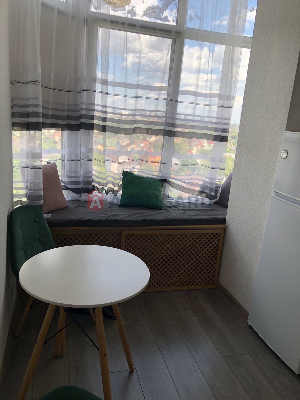 1 ��. ��������, 30/15/8 ��. �., 10/10 ������ ���� 8