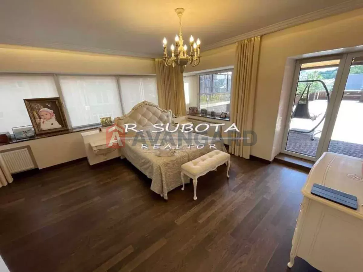 4 ����. ��������, 300/-/50 ��. �., 7/16 ���� ���� 13