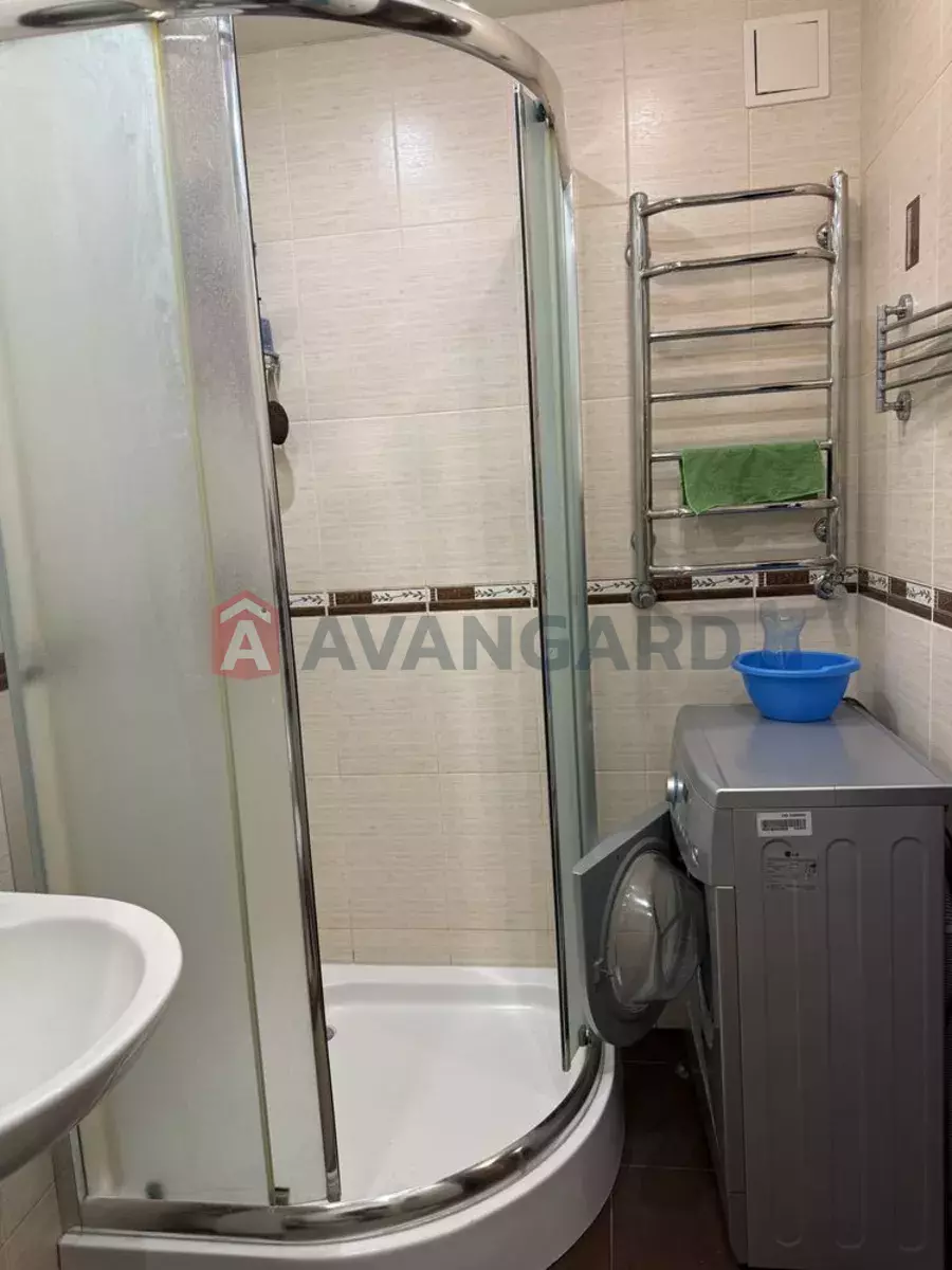 2 ����. ��������, 50/-/10 ��. �., 9/9 ���� ���� 11