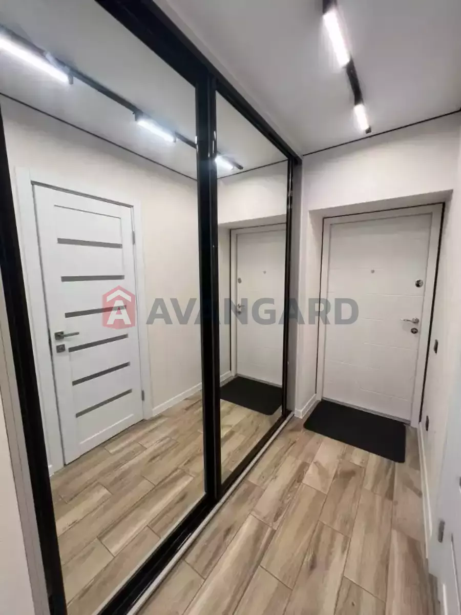 1 ��. ��������, 42/-/- ��. �., 10/10 ������ ���� 9