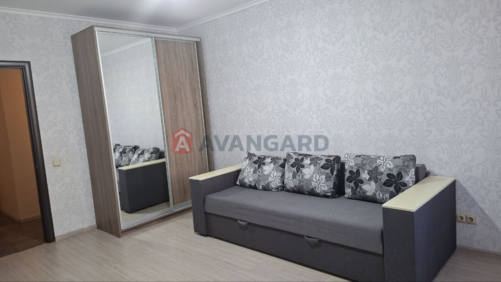 1 ����. ��������, 43,7/-/10,26 ��. �., 2/10 ���� ���� 1