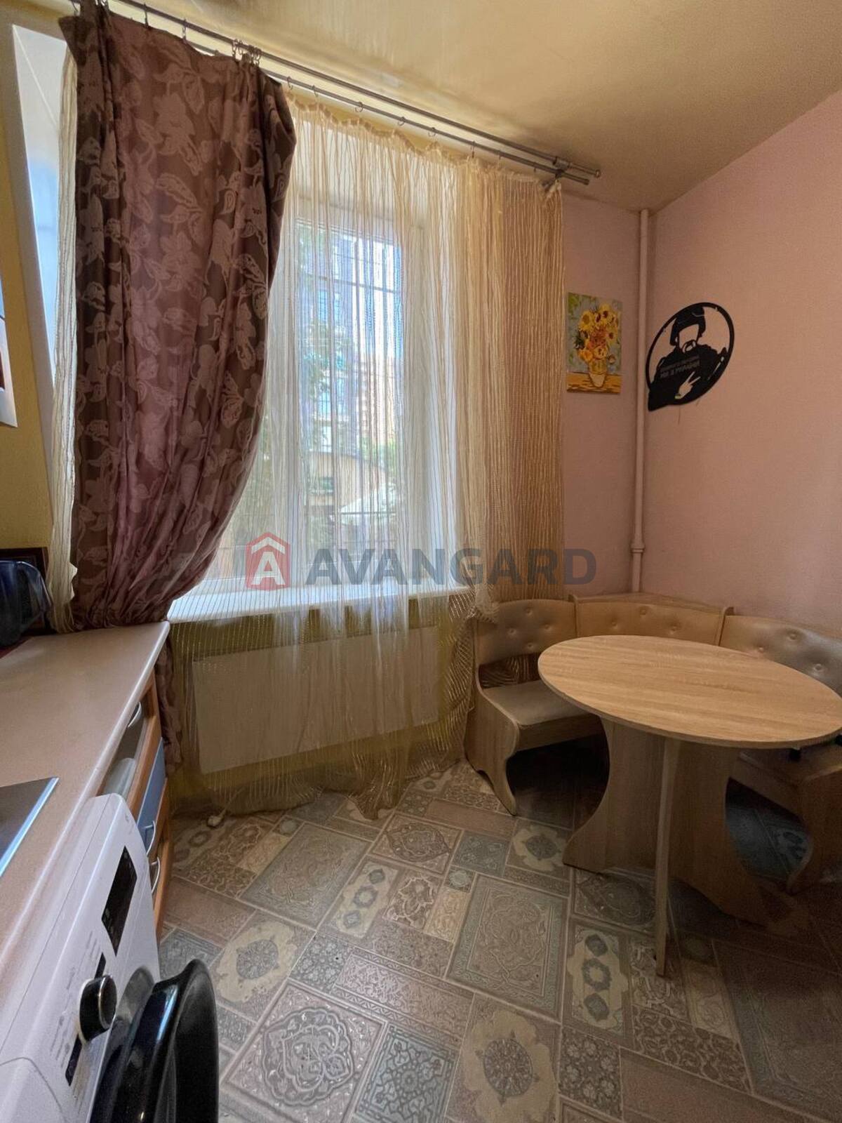 3 ��. ��������, 75/51/8 ��. �., 1/5 ������ ���� 6