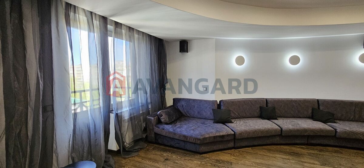 4 ��. ��������, 157/-/15 ��. �., 8/9 ������ ���� 21