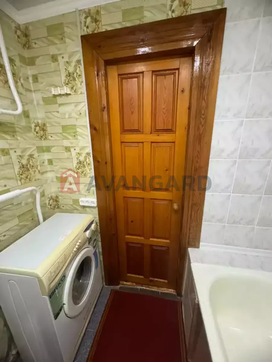 1 . , 40/-/- . ., 8/9   8