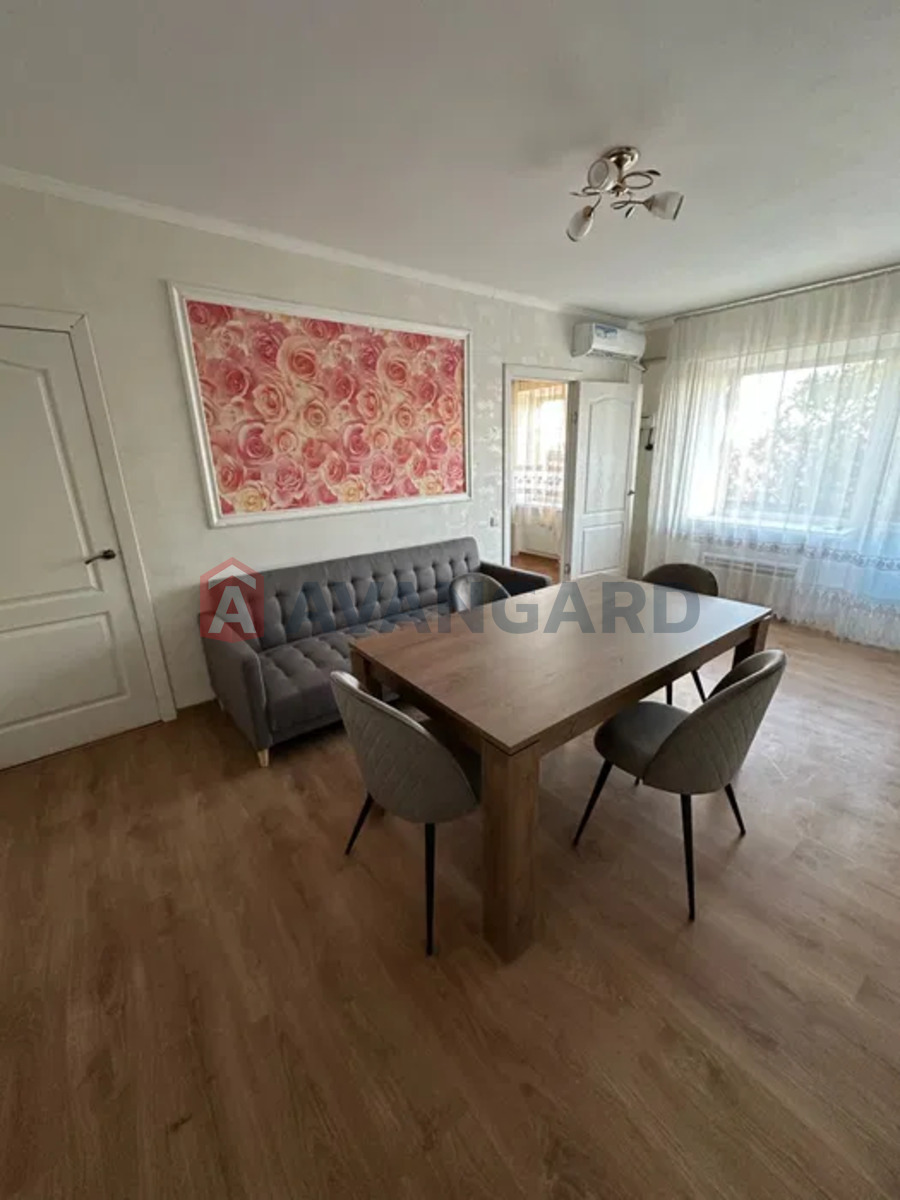 3 ��. ��������, 57/-/10 ��. �., 5/5 ������ ���� 3