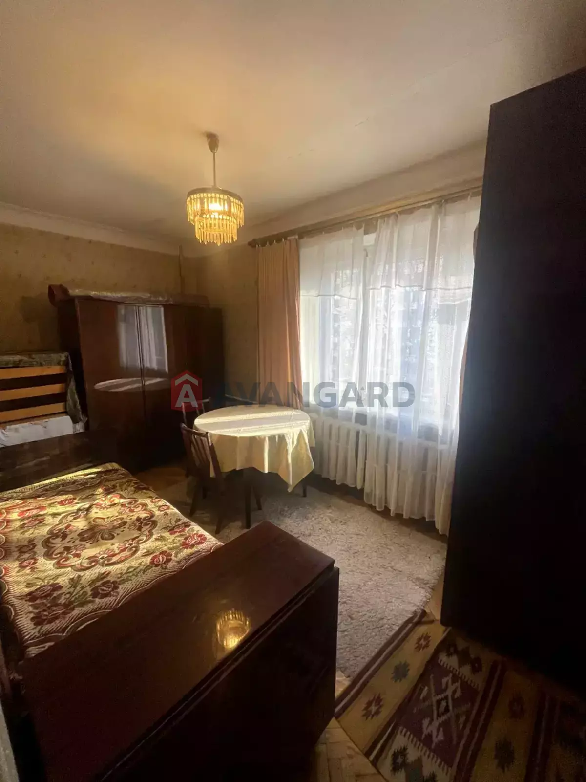 2 ��. ��������, 43/28/6 ��. �., 5/5 ������ ���� 3