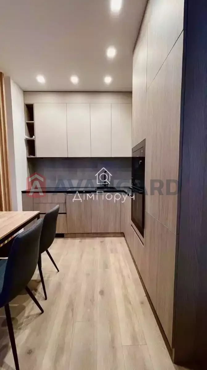 2 ����. ��������, 42/20/8 ��. �., 3/6 ���� ���� 6