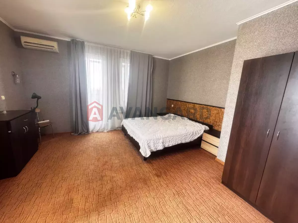 2 ����. ��������, 70/-/- ��. �., 11/17 ���� ���� 4