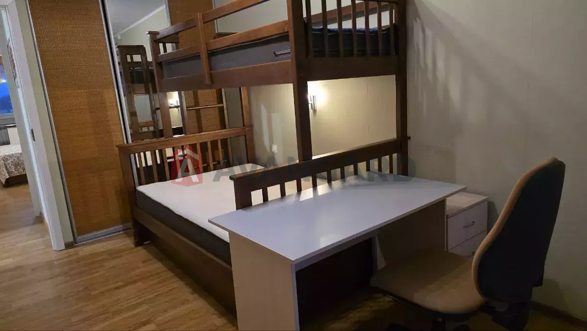 3 ����. ��������, 87/-/15 ��. �., 9/9 ���� ���� 7