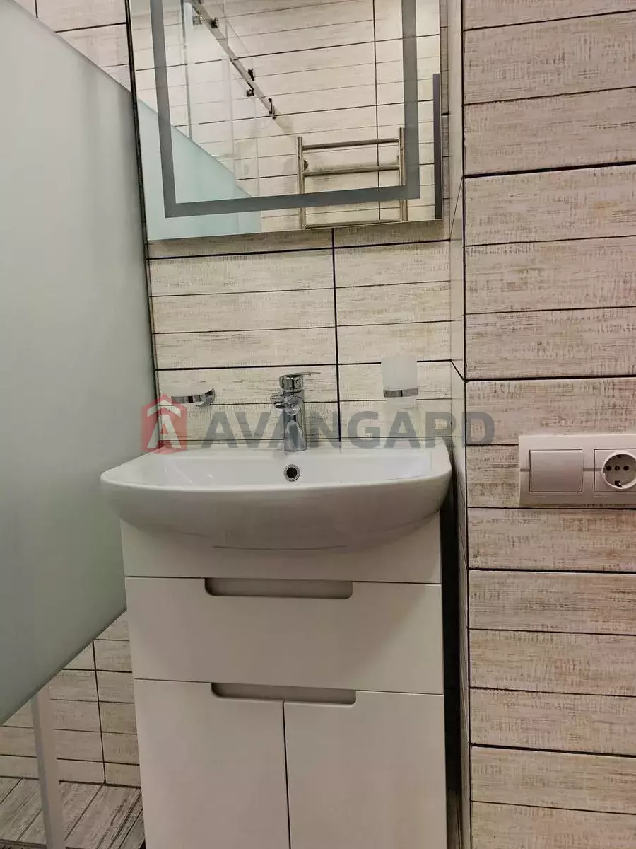 1 ����. ��������, 52/-/20 ��. �., 14/19 ���� ���� 13