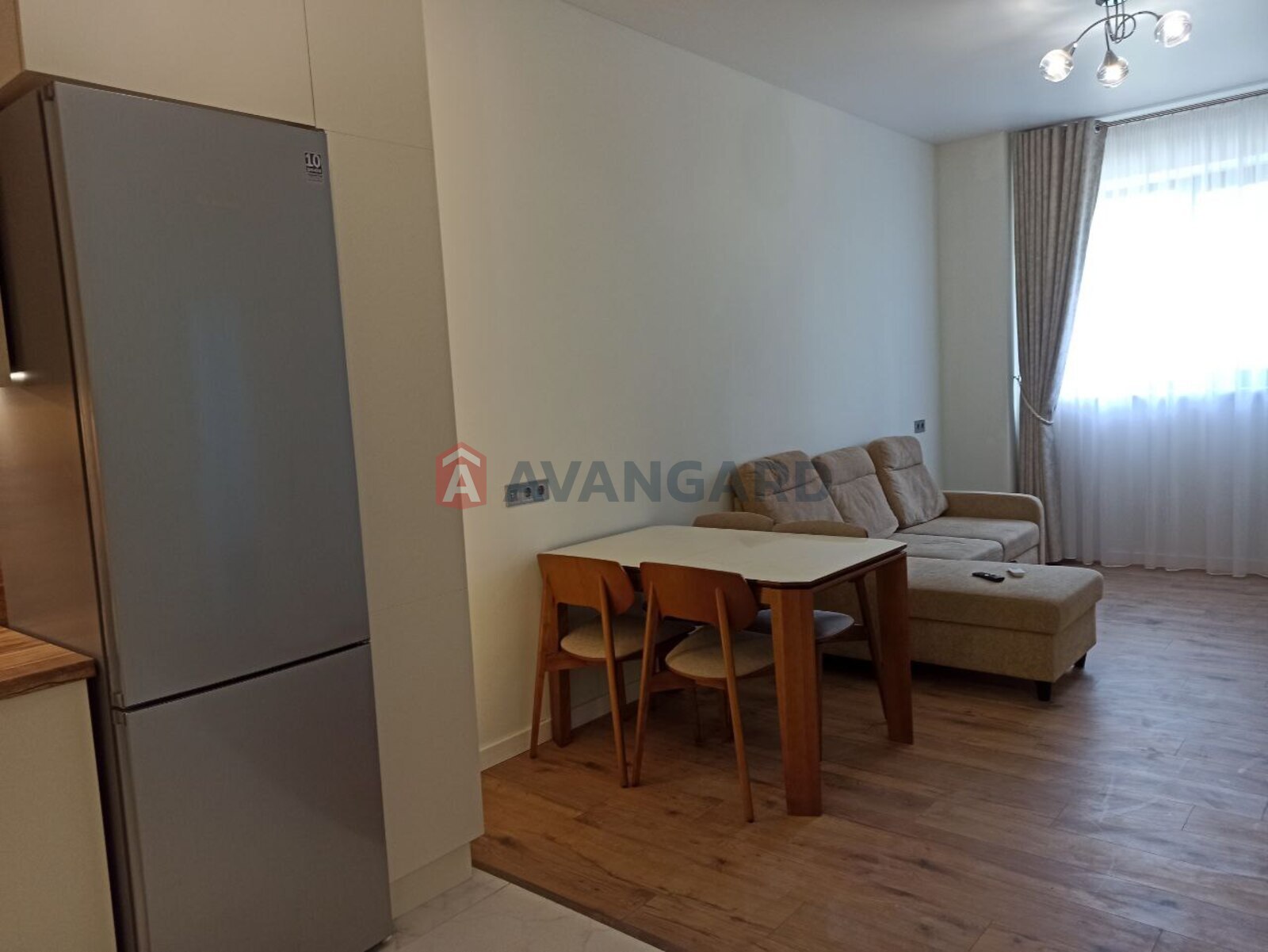 2 ����. ��������, 48.1/33.3/6.4 ��. �., 3/5 ���� ���� 4