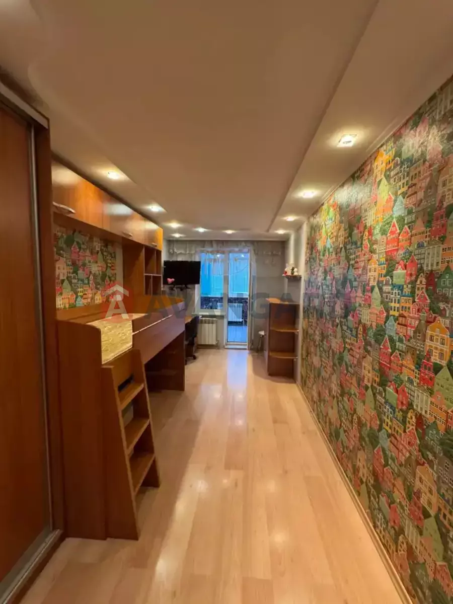 3 ��. ��������, 80/60/20 ��. �., 9/9 ������ ���� 6