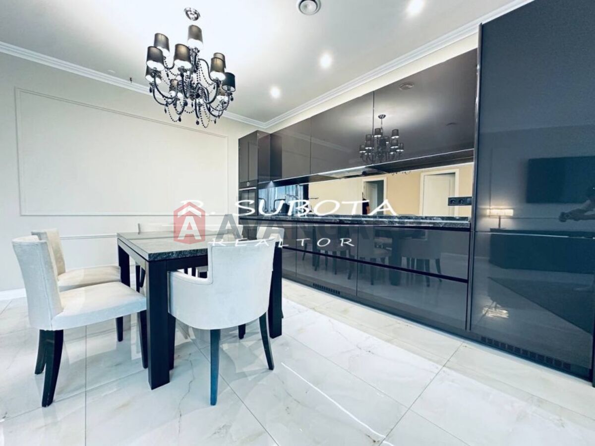 3 ��. ��������, 94/-/- ��. �., 8/22 ������ ���� 10