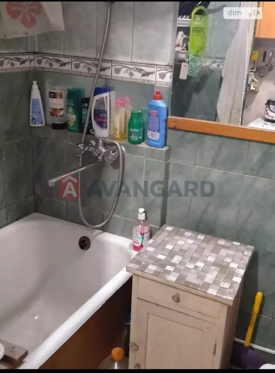 1 ����. ��������, 19/-/4 ��. �., 8/9 ���� ���� 8